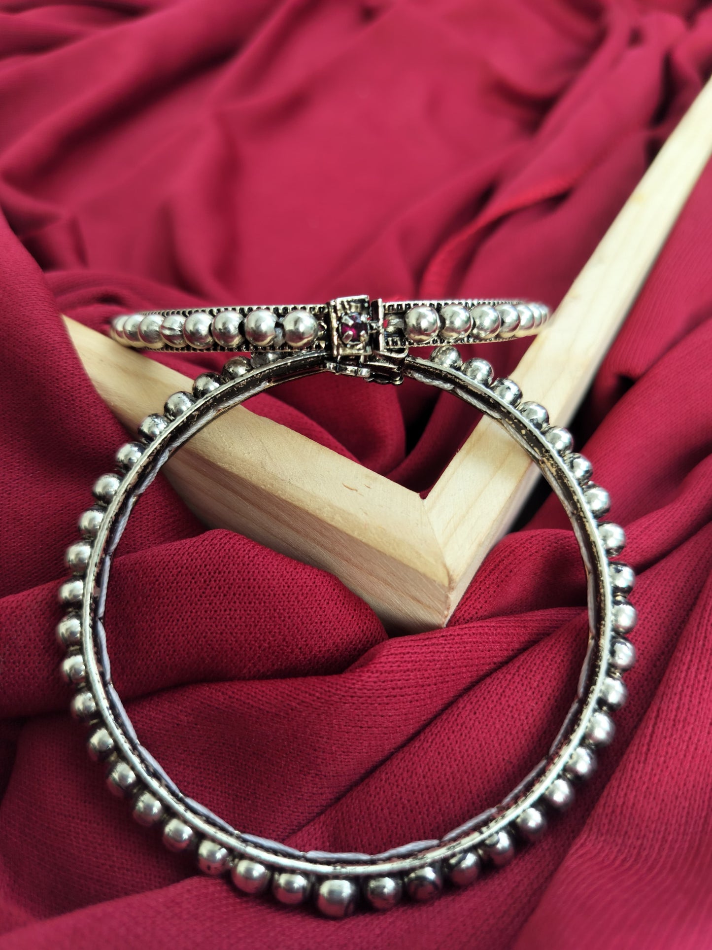 Simple Moti Bangle